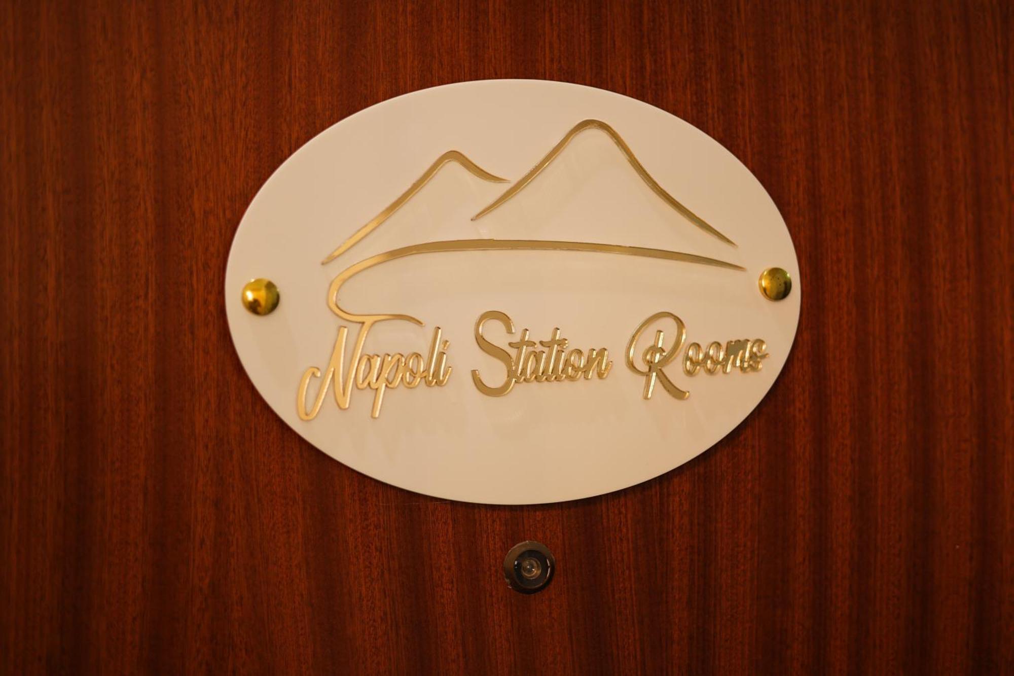 Napoli Station Rooms Exteriör bild
