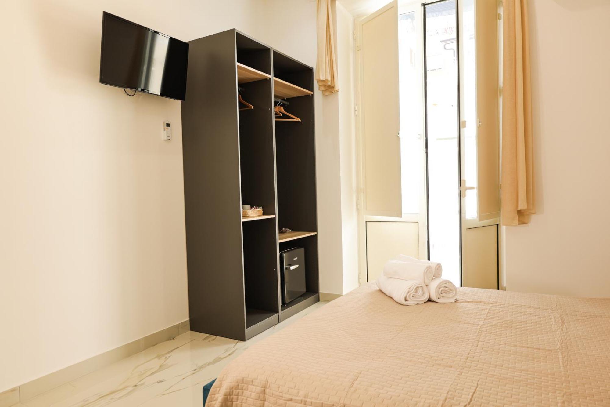Napoli Station Rooms Exteriör bild
